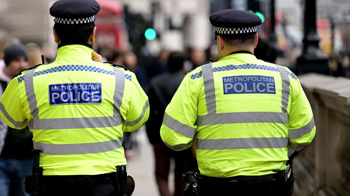 V policejním sboru v Londýně vládne rasismus, sexismus a homofobie, uvádí zpráva